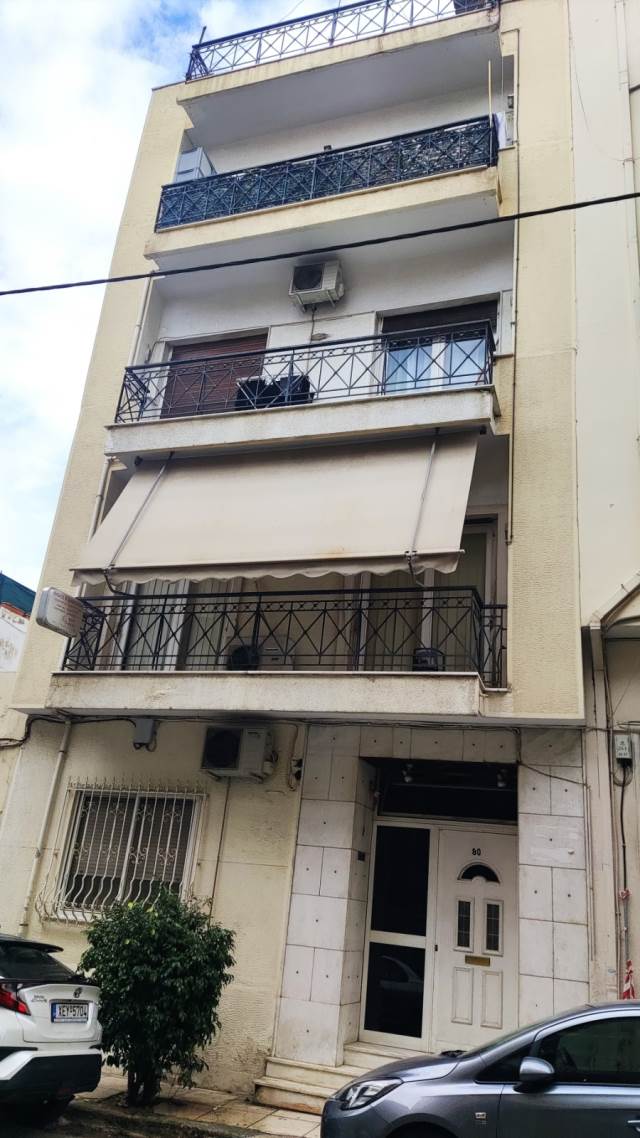 (For Sale) Residential Building || Piraias/Piraeus - 303 Sq.m, 8 Bedrooms, 600.000€ 