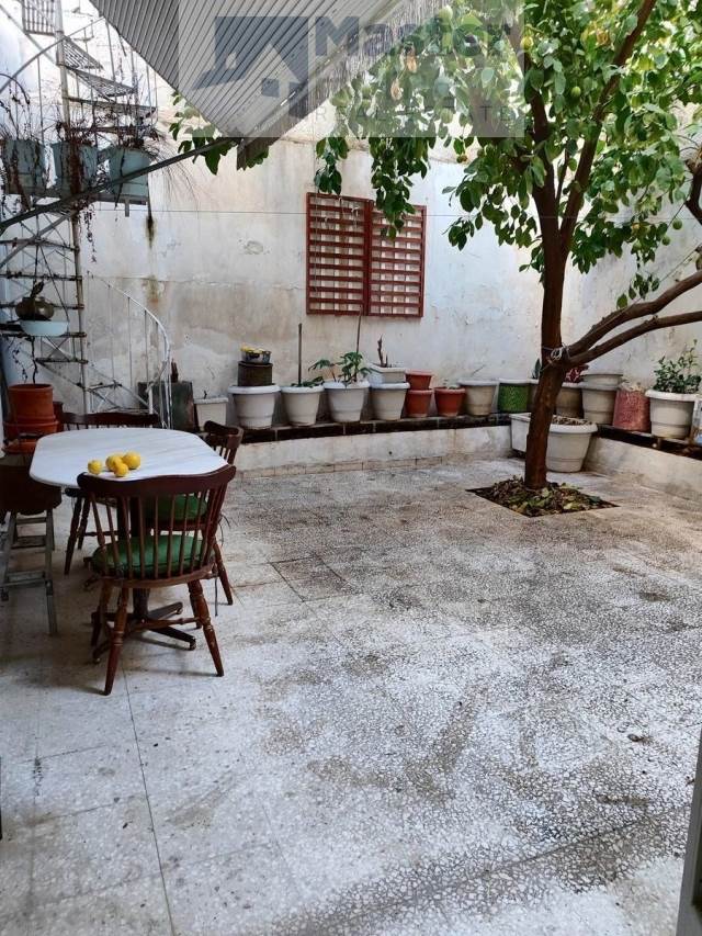 (For Sale) Residential Building || Piraias/Nikaia - 220 Sq.m, 5 Bedrooms, 270.000€ 