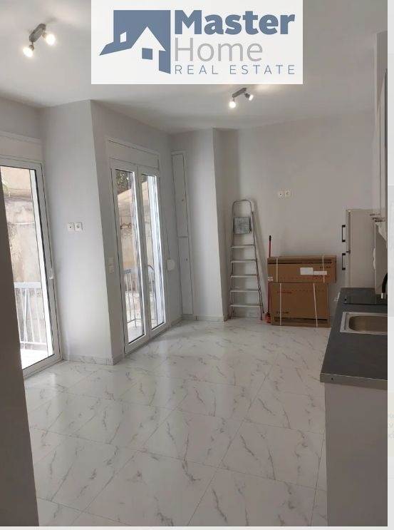 (For Rent) Residential Studio || Athens Center/Vyronas - 27 Sq.m, 480€ 